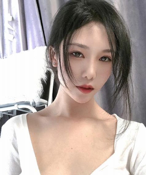 扒开她粉嫩的小缝尿进去动漫_DVD高清视频播放